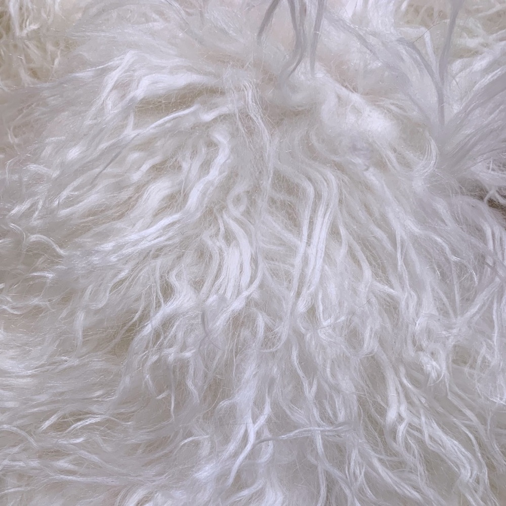 UGG Mongolian Pocket Scarf In Ivory - Picture 4 of 7